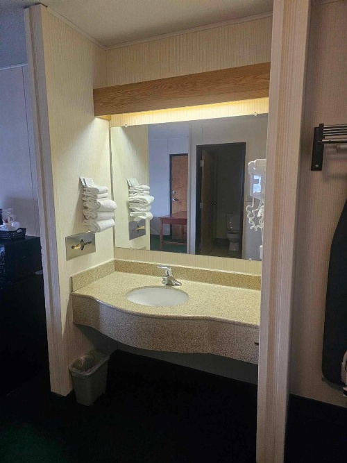 Beartooth Inn image 3